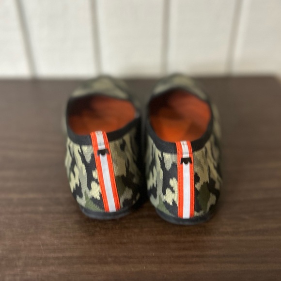 Judy + Birdies The Blackbird Khaki Camo Flats, size 6.5. - Picture 3 of 7